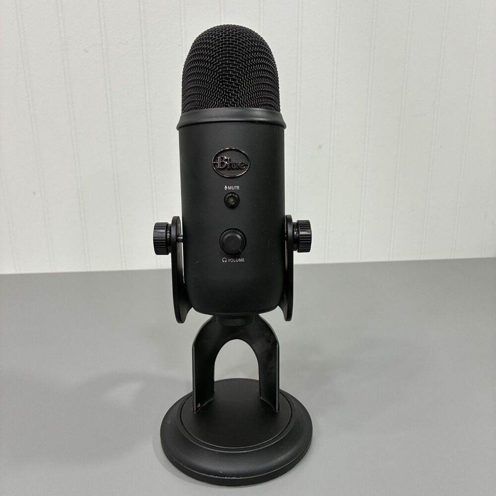 Blue Microphones Yeti USB Microphone Blackout - Multi-Pattern Condenser Mic